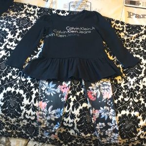 Calvin Klein long sleeve tshirt and leggings set